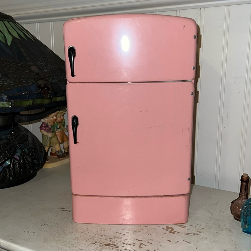 1950s Pink Wolverine tin or metal toy refrigerator fridge